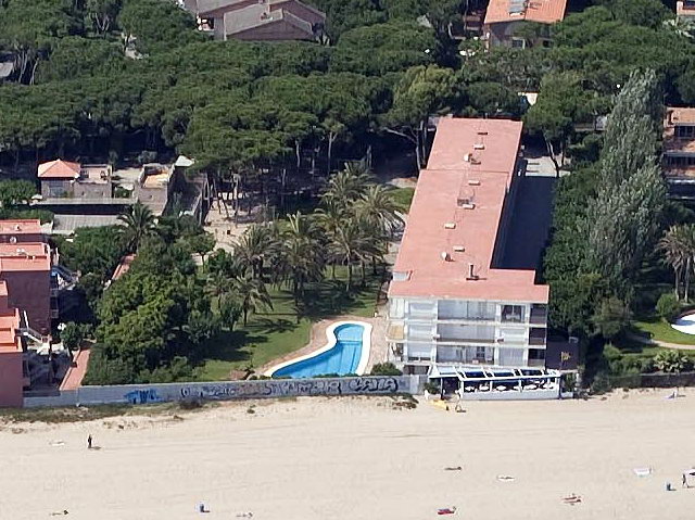 Vista area de los apartamentos GAVAMAR de Gav Mar (2009)